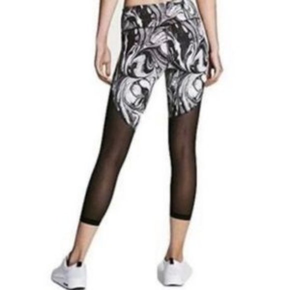 Victoria's Secret Mesh Marble Capri Knockout Leggings. Small - Picture 4 of 5